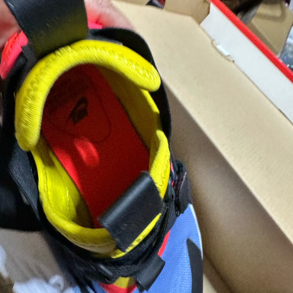 Women’s Nike Blue and Yellow Sneakers - Picture 6 of 7